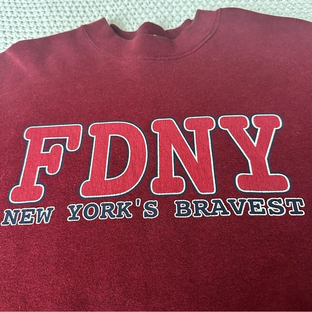 FDNY New York’s Bravest Cropped New York Fire Department Graphic Print Logo XXL - Picture 2 of 7